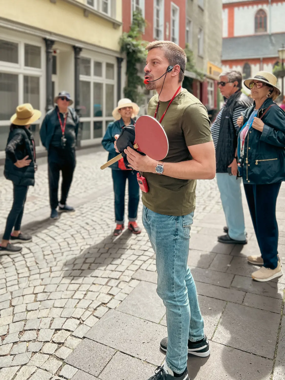 Headset für Führungen Headset für Führungen mieten Headset für Führungen kaufen Funkführungsanlage Funkführungsanlagen Kabelloses Tour Guide System Besucherführungsanlage  Besucherführungsanlagen Personenführungsanlagen